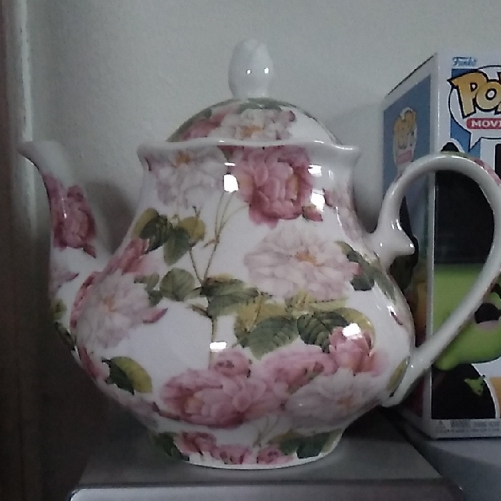 Classic Floral Porcelain Teapot - Pink Rose Pattern